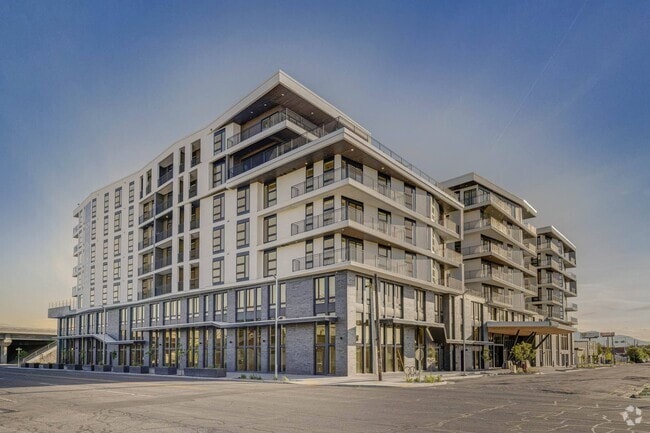 Building Photo - One Burton