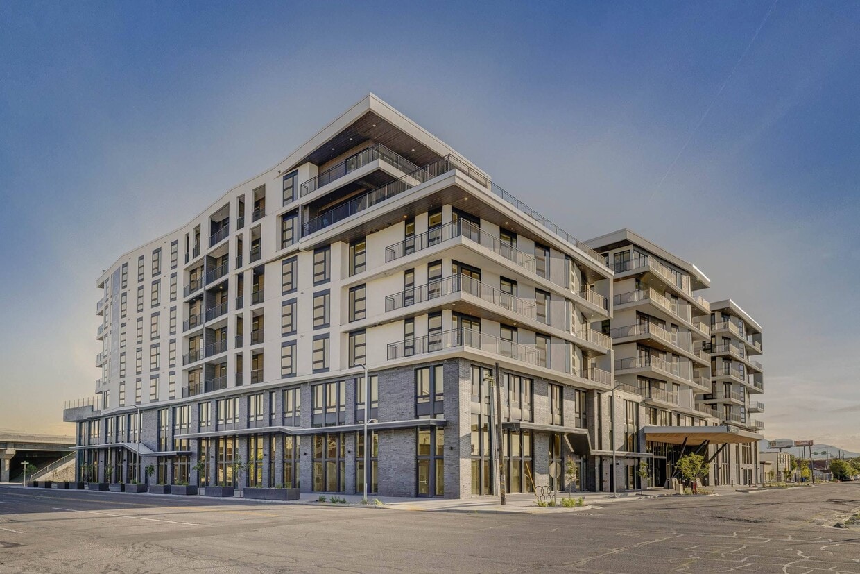 Building Photo - One Burton