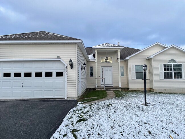 Foto del edificio - 8686 Lavender Ln
