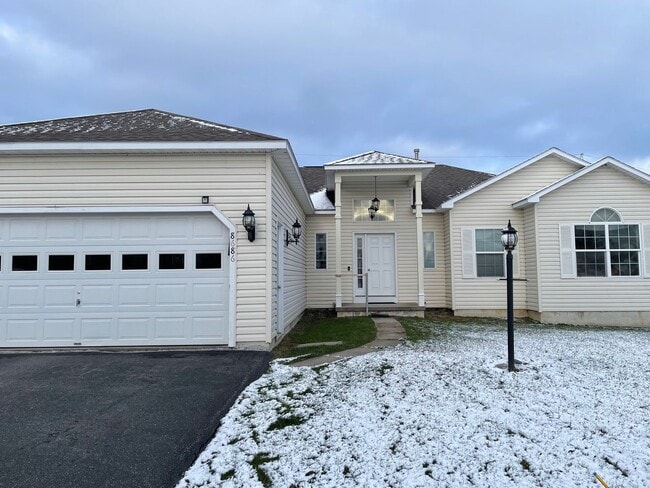 Building Photo - 8686 Lavender Ln