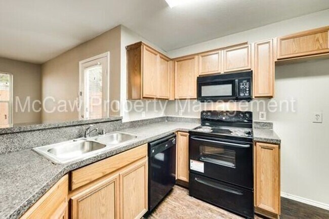 Building Photo - 1603 Alcazar Plaza