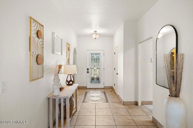 Building Photo - 2561 Desert Cove Pl