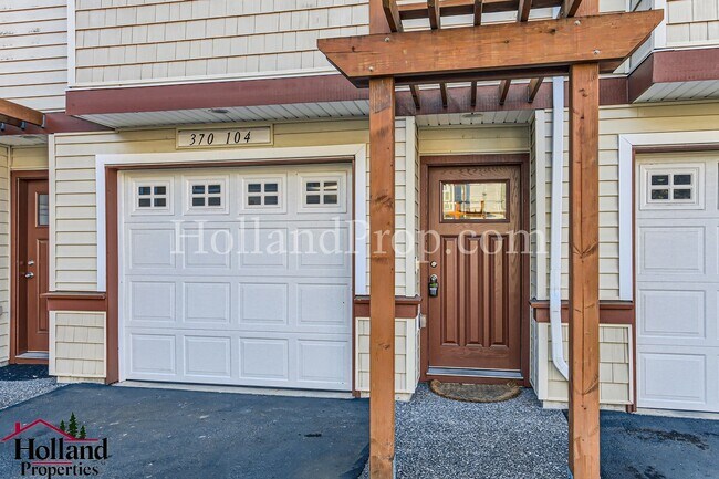 Foto del edificio - Amazing 3-level Home in Beautiful Neighbor...