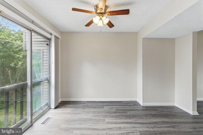 Foto del edificio - 505 Knollwood Ct