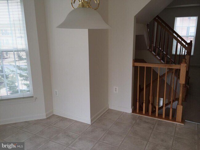 Building Photo - 7124 Fox Harbor Way