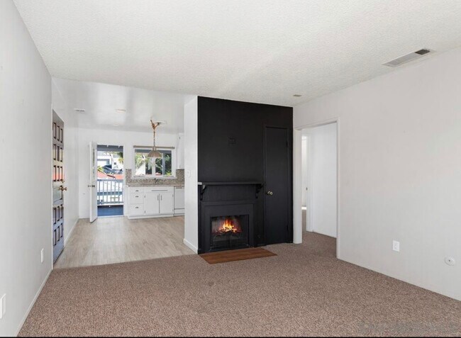 Building Photo - 6727 Tyrian St