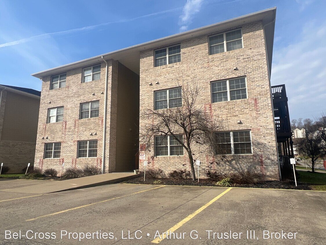 1 br, 1 bath House 433 Creekside Drive House Rental in