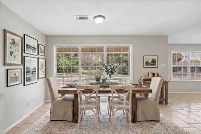 Foto del edificio - 10214 Torrington Ln