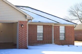 Building Photo - 63 01 E Main St