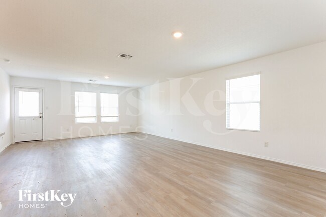 Building Photo - 10630 Erinita Way