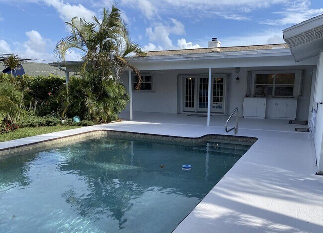 Foto del edificio - 2327 Windsor Rd