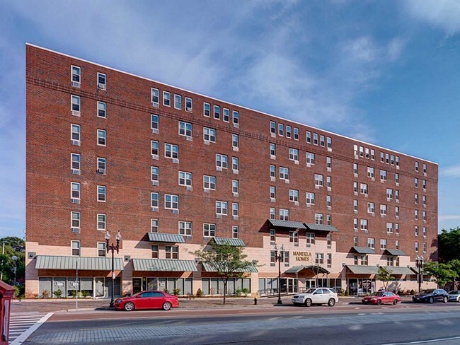 Building Photo - 1855 Washington St