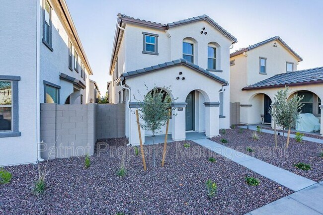 Building Photo - 5821 W Pueblo Ave