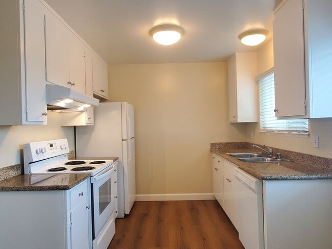 Building Photo - 661 Nello Dr