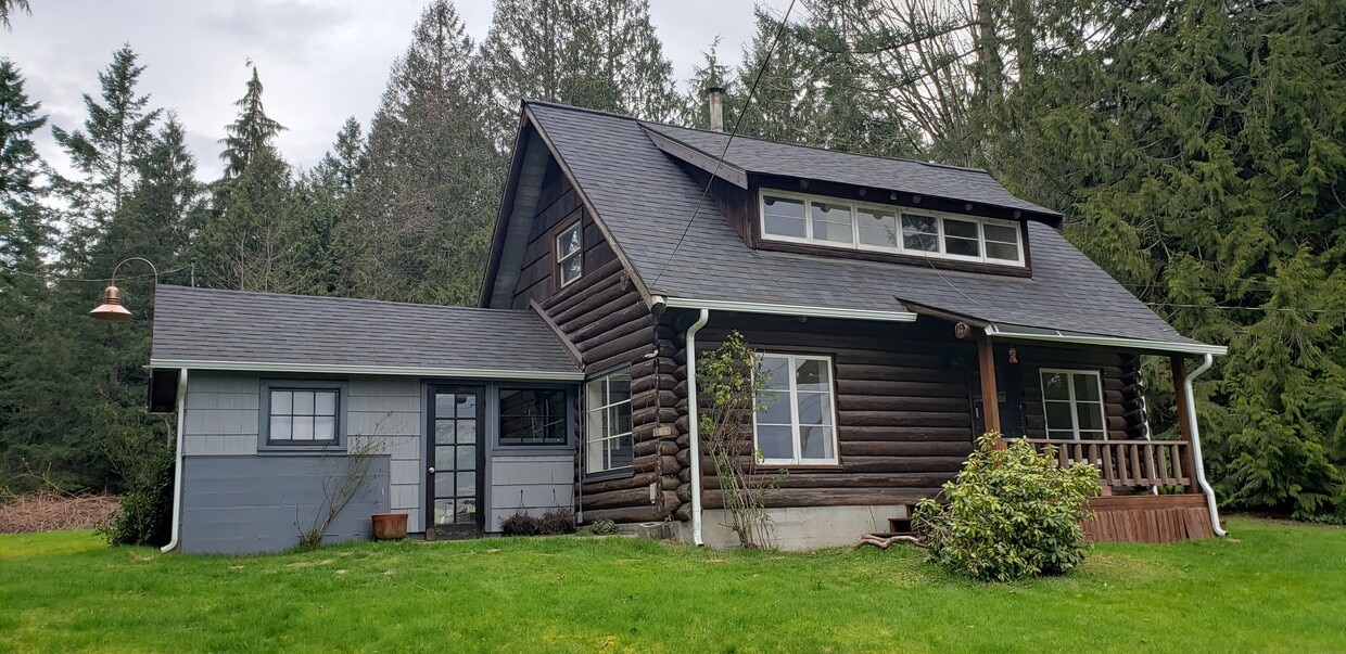 Foto principal - 19215 Viking Ave NW