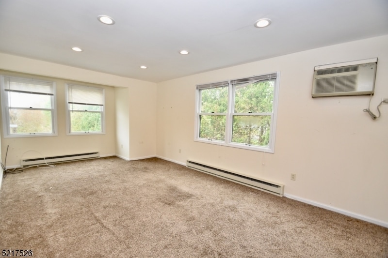 7 Oak Ridge Rd, West Milford Twp., NJ 07438 Room for Rent in West