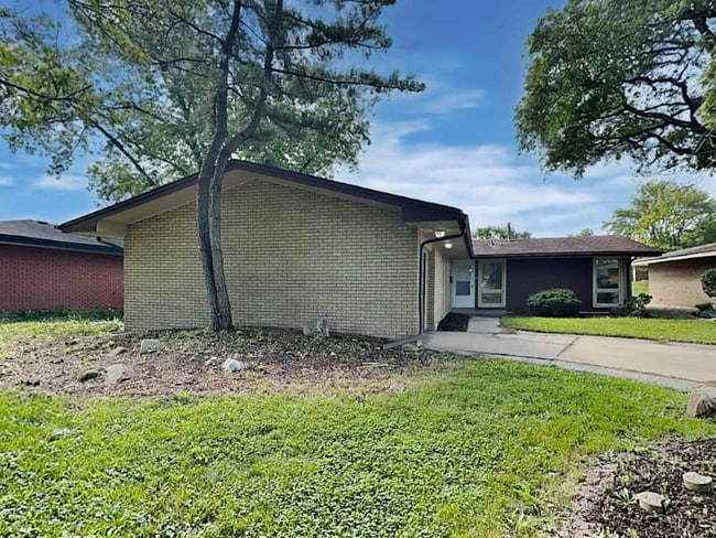 Building Photo - 5525 Ann Marie Ln