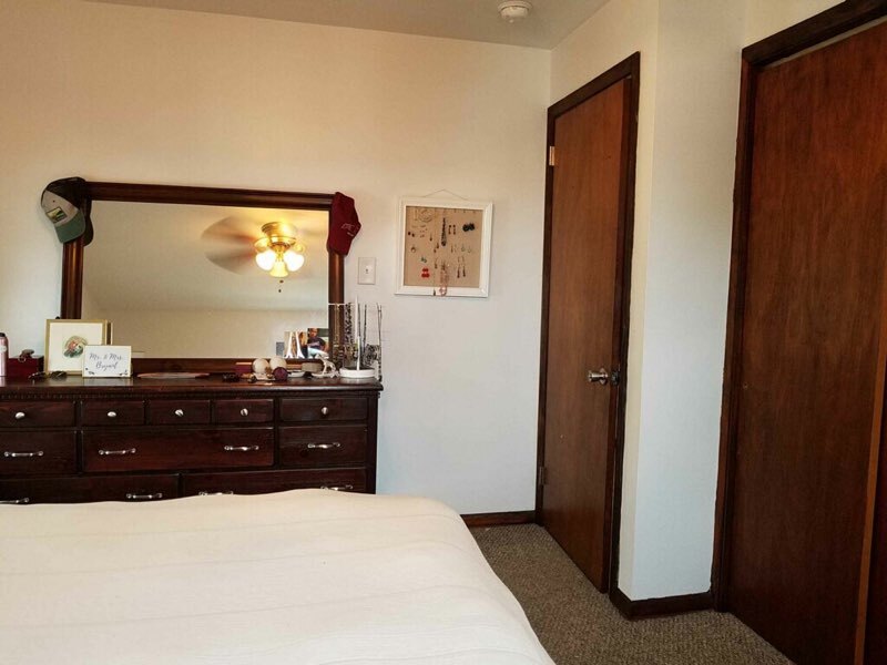Foto principal - 322 W 3rd St