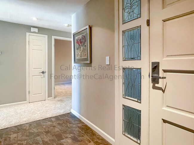 Building Photo - 1400 Pinnacle Ct