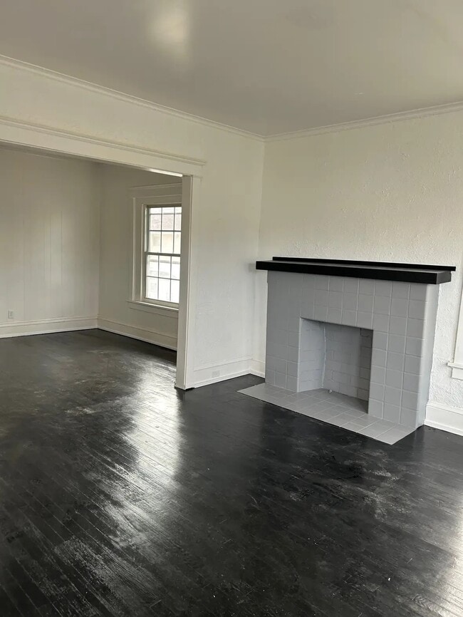 Building Photo - 2614 Brentwood Ave