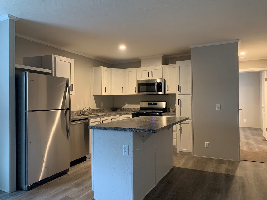 131 Desander Dr, Lansing, MI 48906 House Rental in Lansing, MI