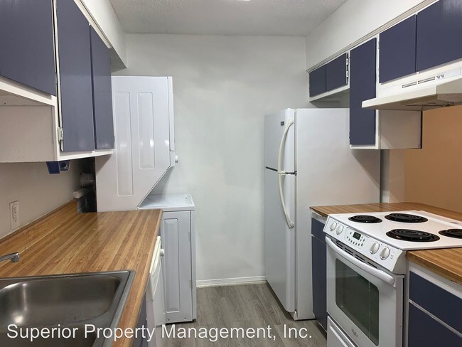 Building Photo - 4660 Pontchartrain Dr
