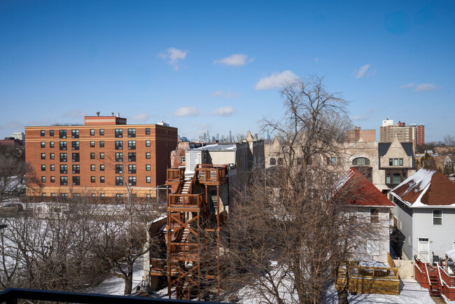 Building Photo - 926 E 43rd St