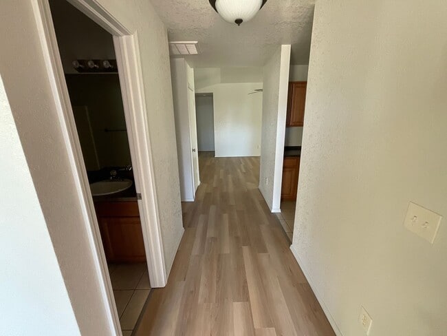 Foto del edificio - 5517 Del Creek Rd