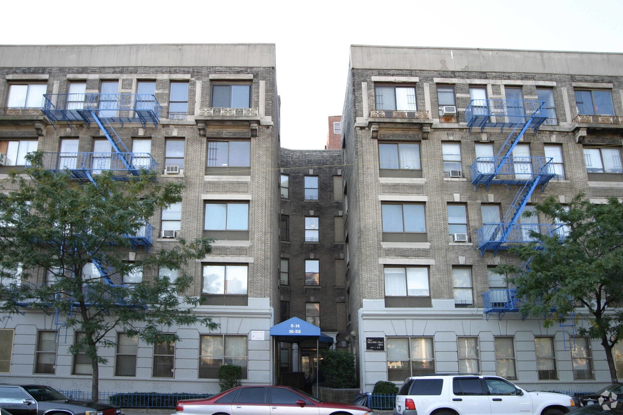 8-22 CON 111th de st - 8-22 W 111th St