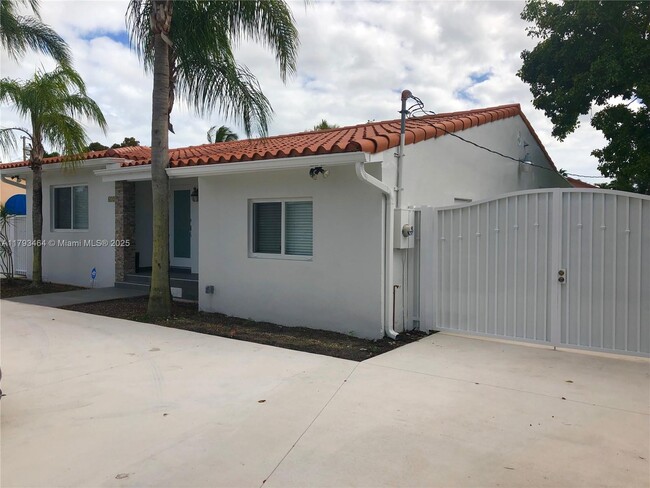 Foto del edificio - 6320 SW 24th St