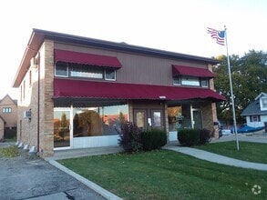 Building Photo - 4409 Monona Dr