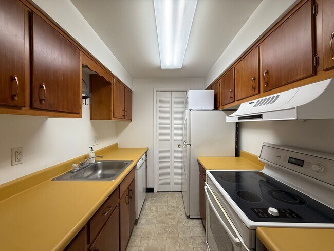 Foto del edificio - Downtown One Bedroom Apartment - Most Util...