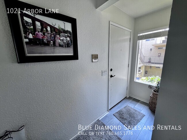 Foto del edificio - 1021 Arbor Ln