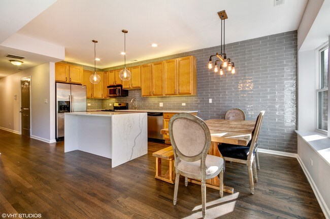 Foto del edificio - 3106 W Leland Ave
