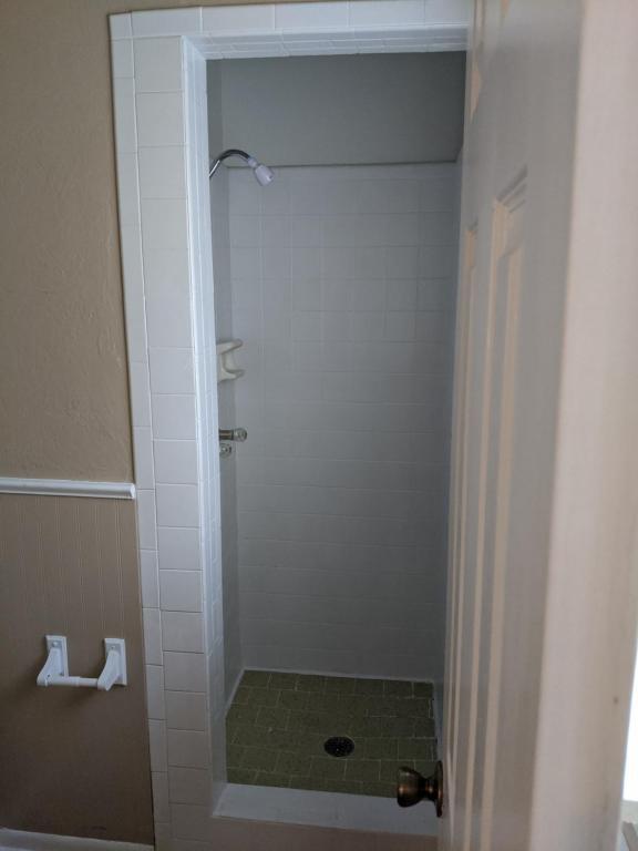 Foto del edificio - 1302 Eleanor Dr