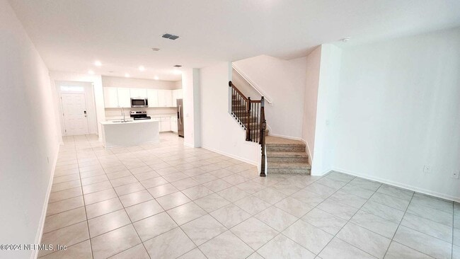 Building Photo - 307 Redbud Rd