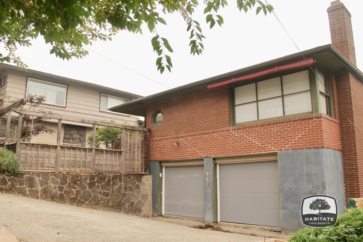 Primary Photo - 2757 NW Quimby St