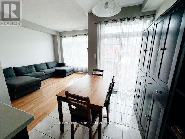 Photo du bâtiment - 35 White Spruce Crescent