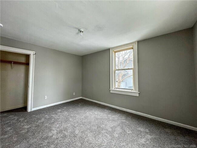 Building Photo - 184 Harwinton Ave