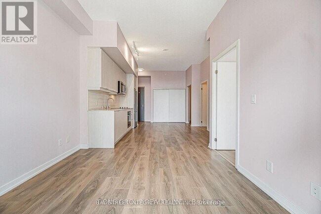 Building Photo - 36 Forest Manor Rd