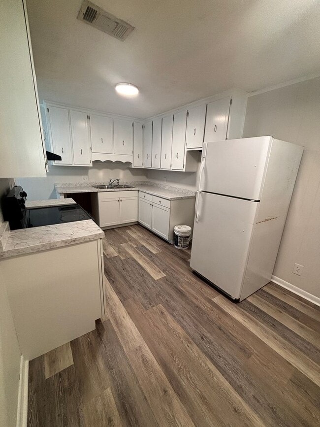 Foto del edificio - 3903 W 22nd St