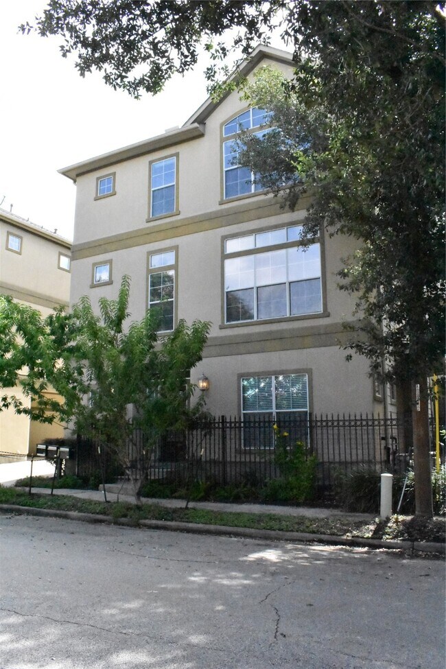 Foto del edificio - 418 Fowler St