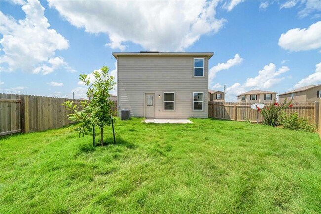 Foto del edificio - 531 Yearwood Ln