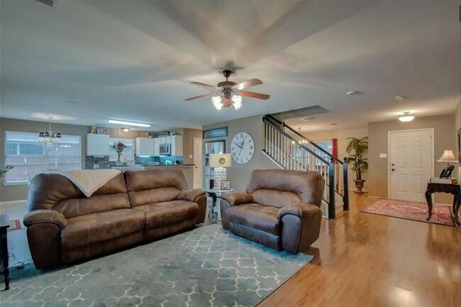 Foto del edificio - For Rent: Beautiful 3 Bedroom Home in Red Oak, TX!