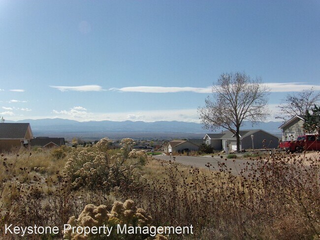Building Photo - 3 br, 3 bath House - 862 S. Harmony Drive