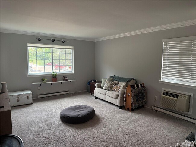 Building Photo - 608 Fox Run Ln