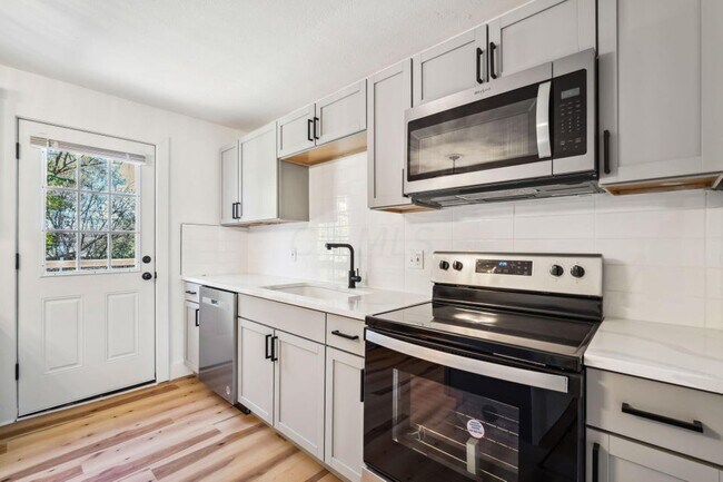 Building Photo - 3127 Hatfield Ct