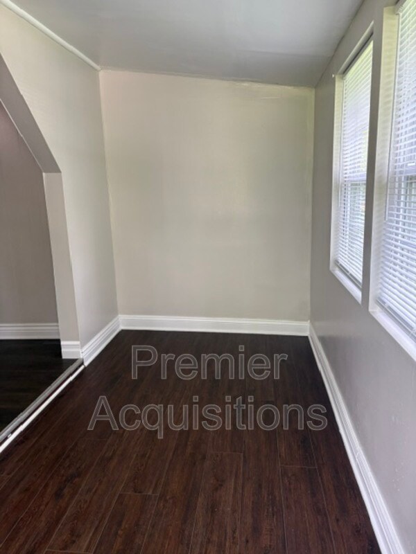 Foto del edificio - 2108 Fernwood Pl