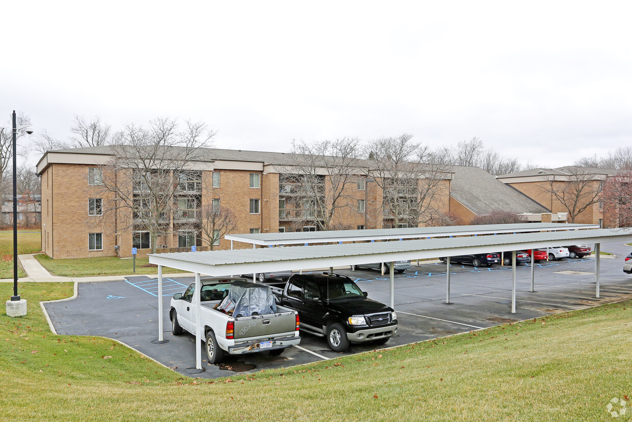 Primary Photo - Silver Maple Village Apartments