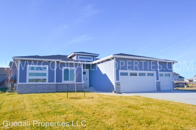 Building Photo - 3 br, 2.5 bath House - 1160 89th St